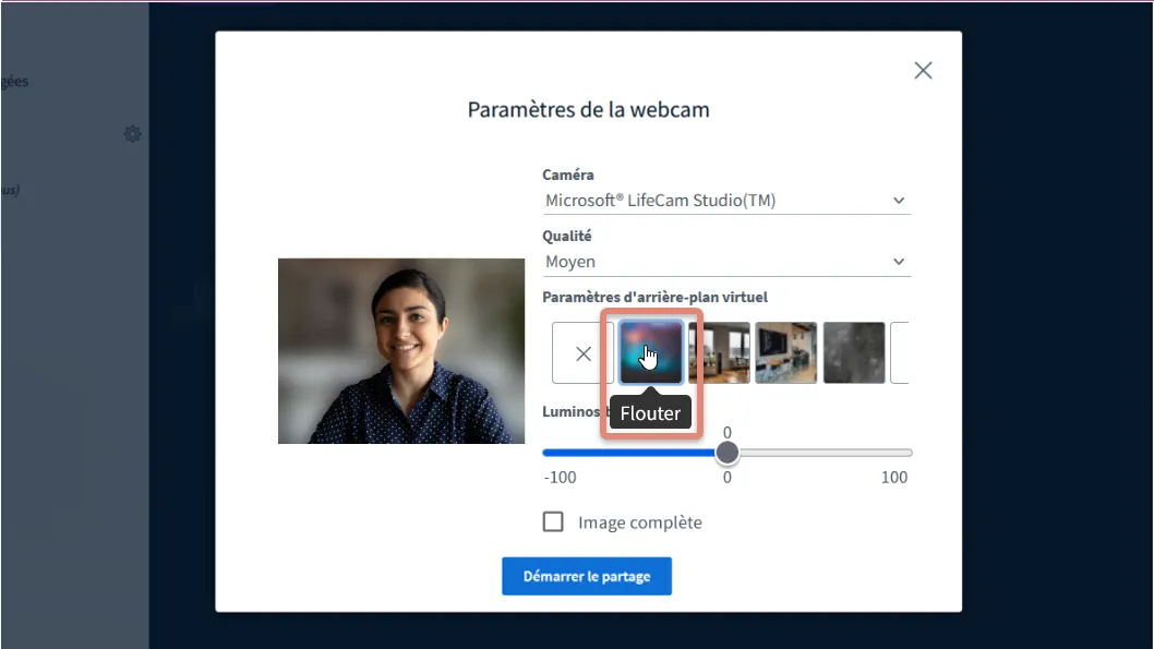 changer l&rsquo;arrière-plan virtuel avec une image proposée par Visio-Agents.