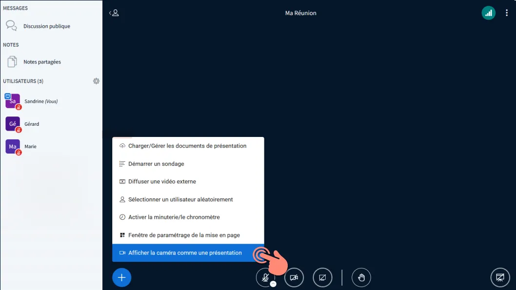 bouton &ldquo;+ Actions&rdquo;, option &ldquo;Afficher la caméra comme une présentation&rdquo;.