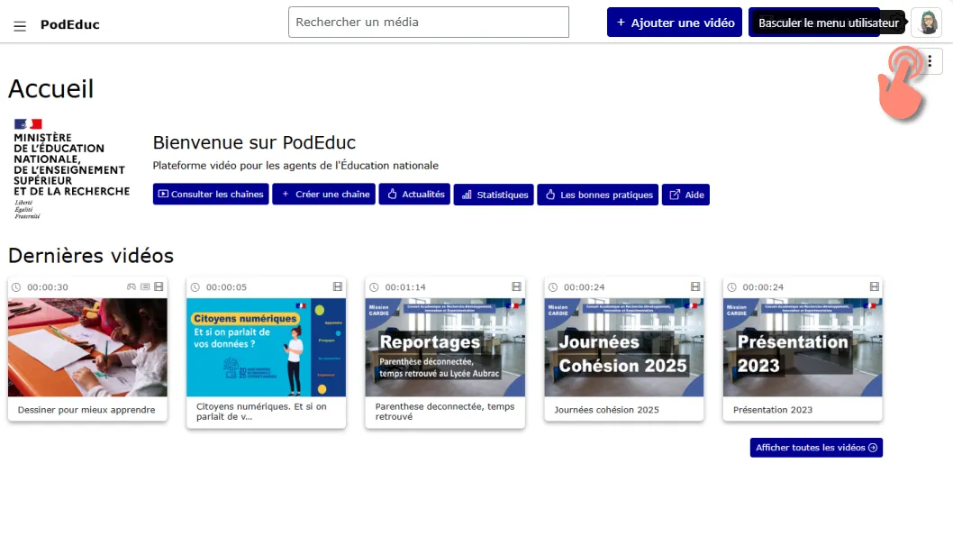 cliquer sur l&rsquo;image ou initiales en haut à droit de l&rsquo;écran.