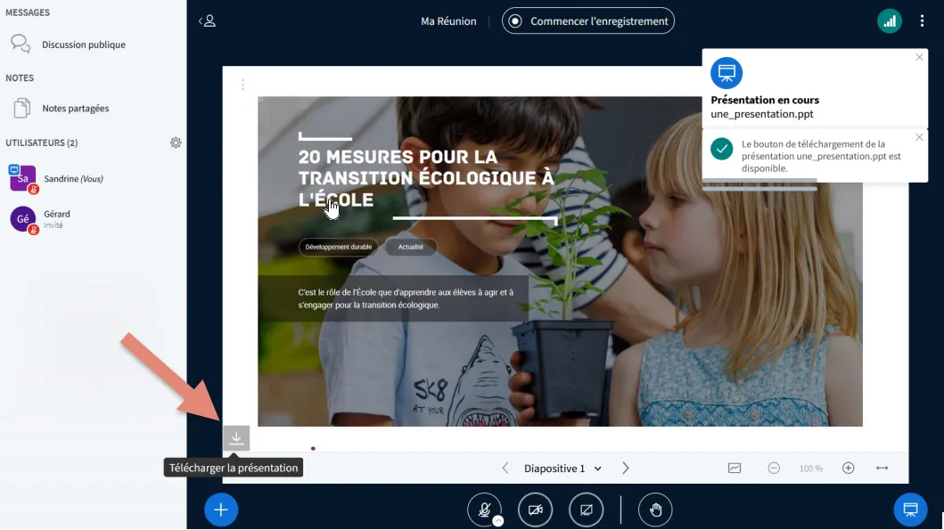 bouton de téléchargement affiché en bas à gauche de la présentation.